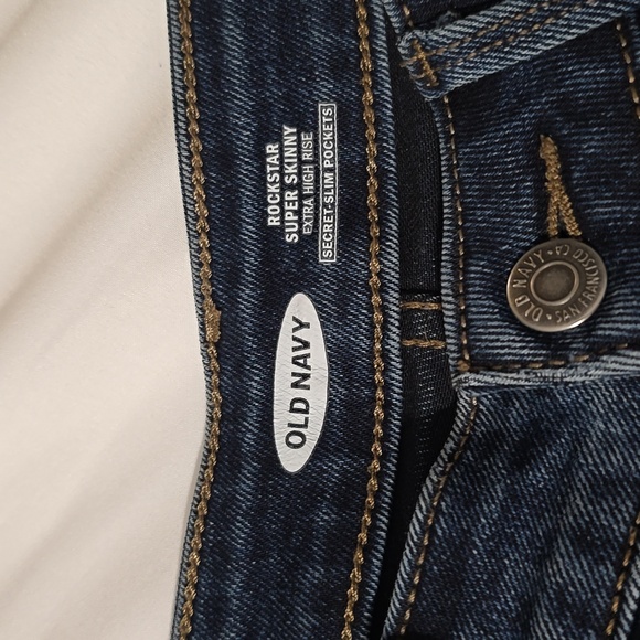 Old Navy Rockstar Super Skinny Extra High Rise Jeans - Picture 5 of 6